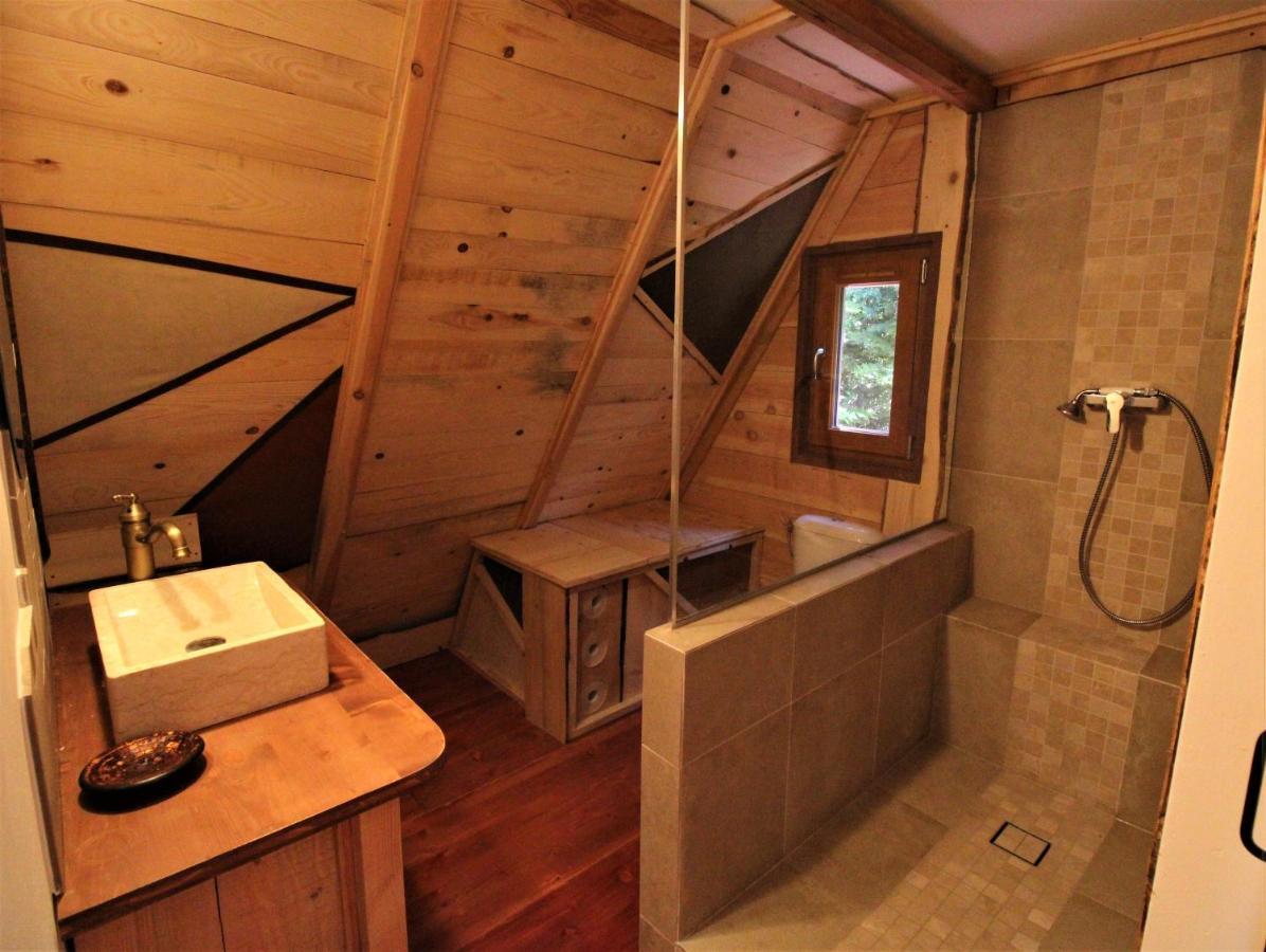 Habitat Createur - Hebergements Insolites Au Camping Municipal "Les Ecureuils" Recoubeau-Jansac Exterior foto