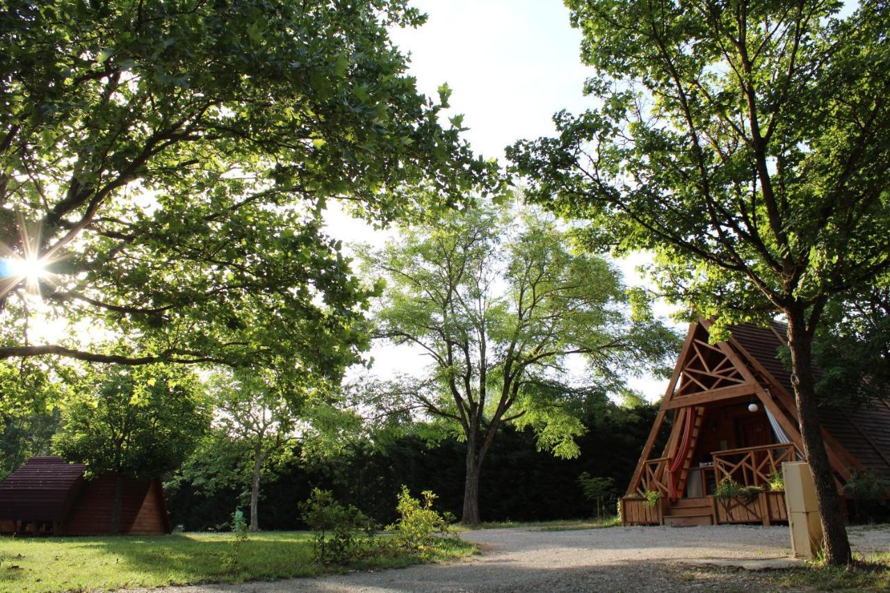 Habitat Createur - Hebergements Insolites Au Camping Municipal "Les Ecureuils" Recoubeau-Jansac Exterior foto