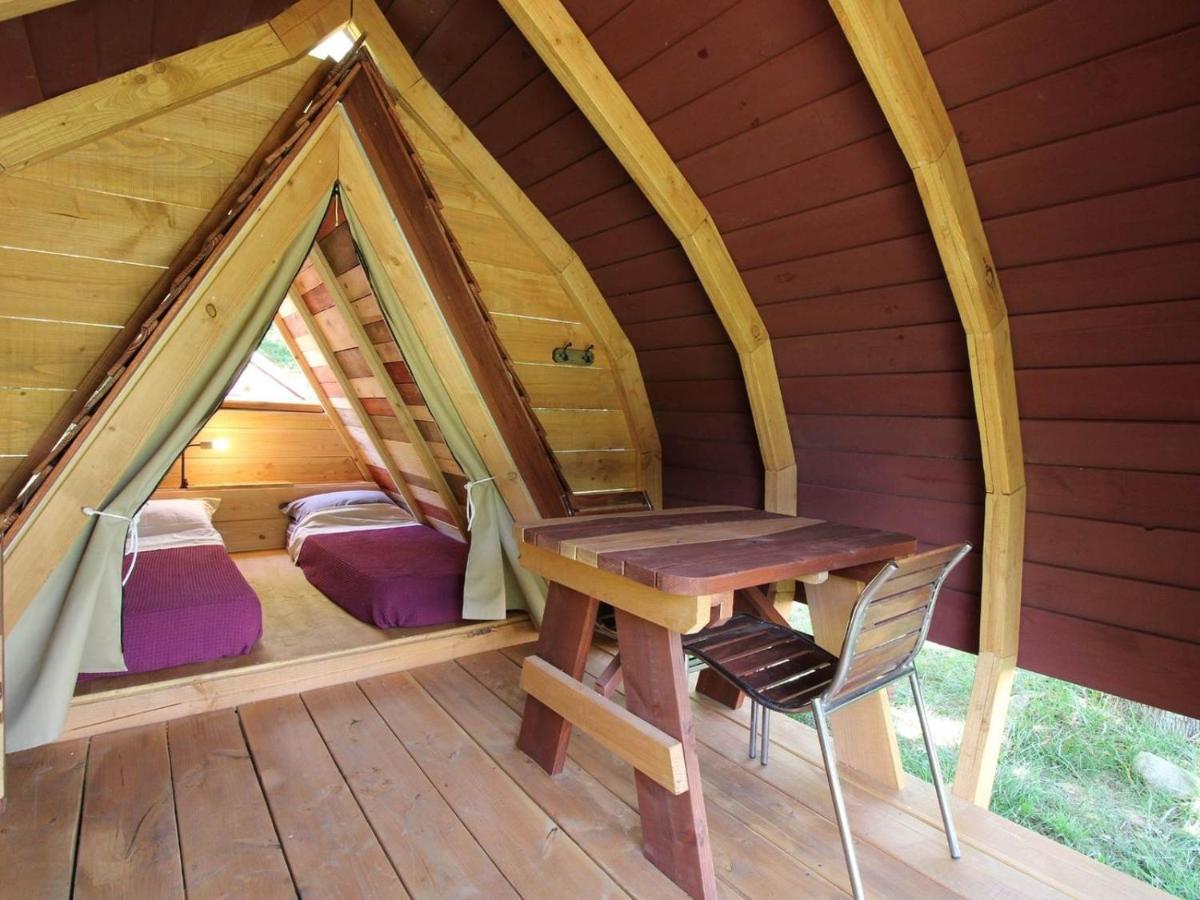 Habitat Createur - Hebergements Insolites Au Camping Municipal "Les Ecureuils" Recoubeau-Jansac Exterior foto
