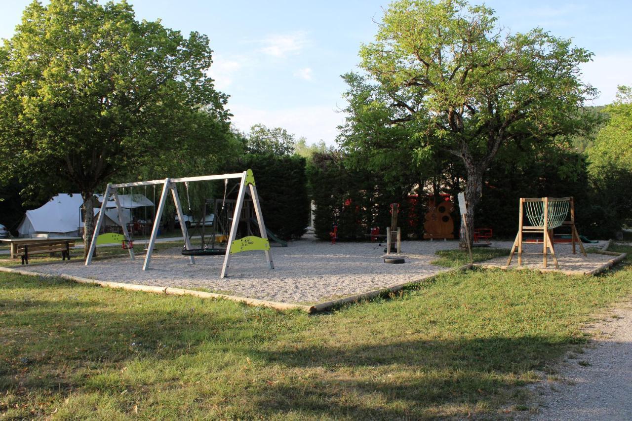 Habitat Createur - Hebergements Insolites Au Camping Municipal "Les Ecureuils" Recoubeau-Jansac Exterior foto