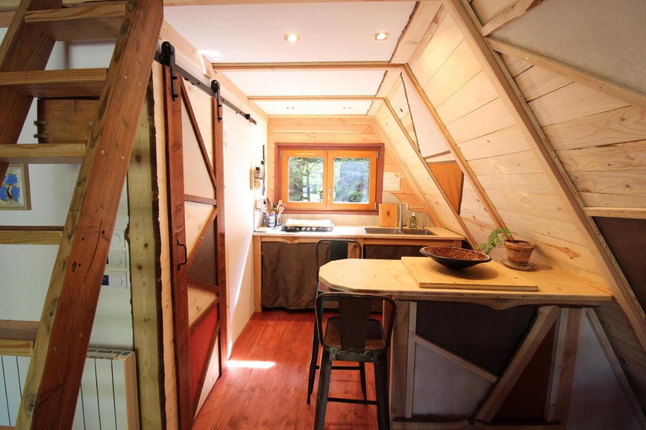 Habitat Createur - Hebergements Insolites Au Camping Municipal "Les Ecureuils" Recoubeau-Jansac Exterior foto