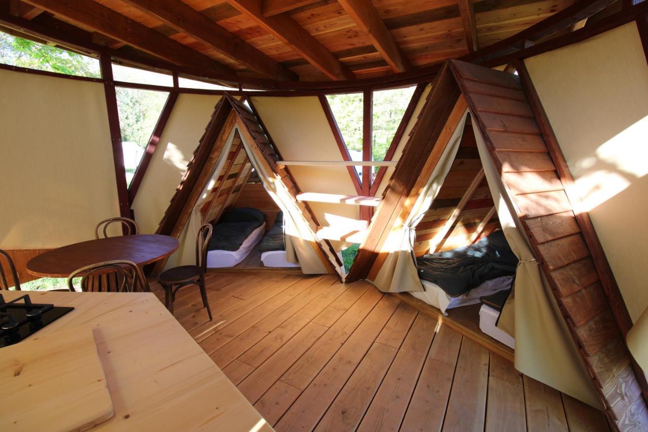 Habitat Createur - Hebergements Insolites Au Camping Municipal "Les Ecureuils" Recoubeau-Jansac Exterior foto