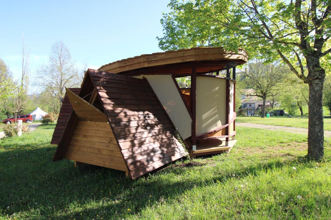 Habitat Createur - Hebergements Insolites Au Camping Municipal "Les Ecureuils" Recoubeau-Jansac Exterior foto