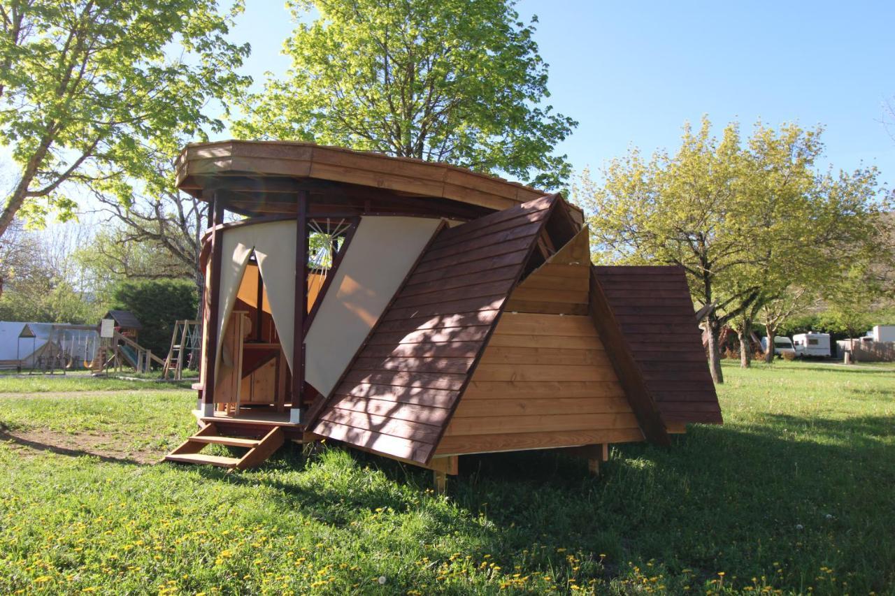 Habitat Createur - Hebergements Insolites Au Camping Municipal "Les Ecureuils" Recoubeau-Jansac Exterior foto